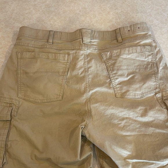 Redhead, Men’s Khaki Cargo Shorts, Sz 36, Excellent Condition - Picture 4 of 6